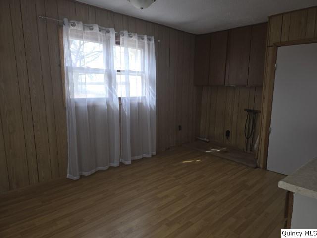 670 East First Street Dallas City, IL 62330 - Photo 10 of 27