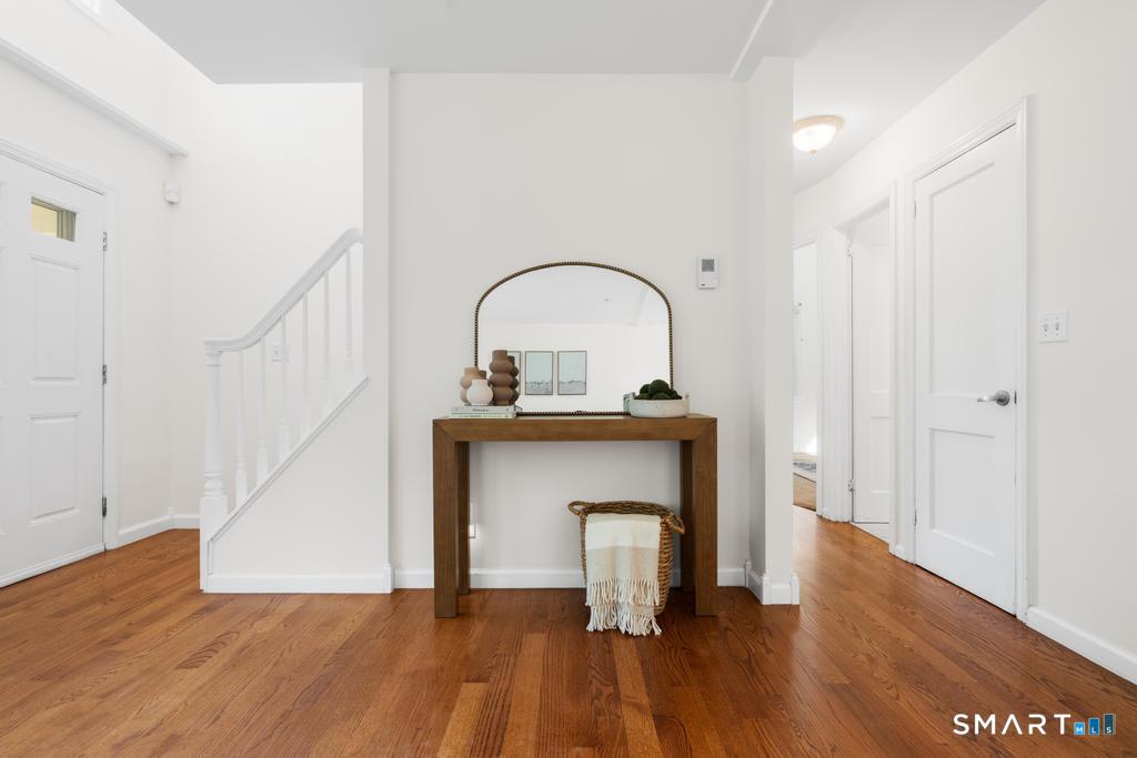 120 Saddleview Road Fairfield, CT 06825 - Photo 10 of 40 Elegant foyer area