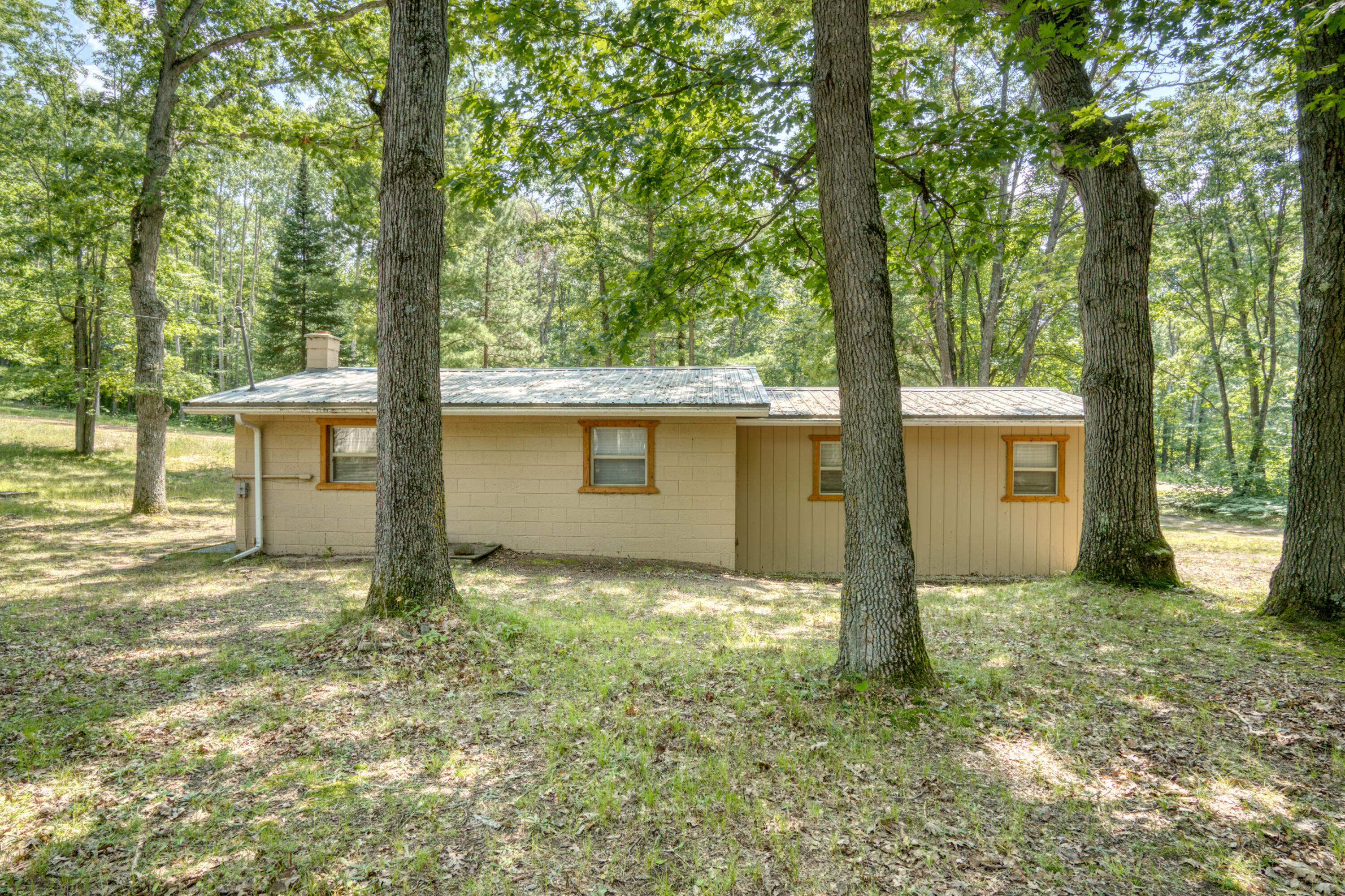 5951 East Haskell Lake Road Harrison, MI 48625 - Photo 6 of 24 DSC00711_46