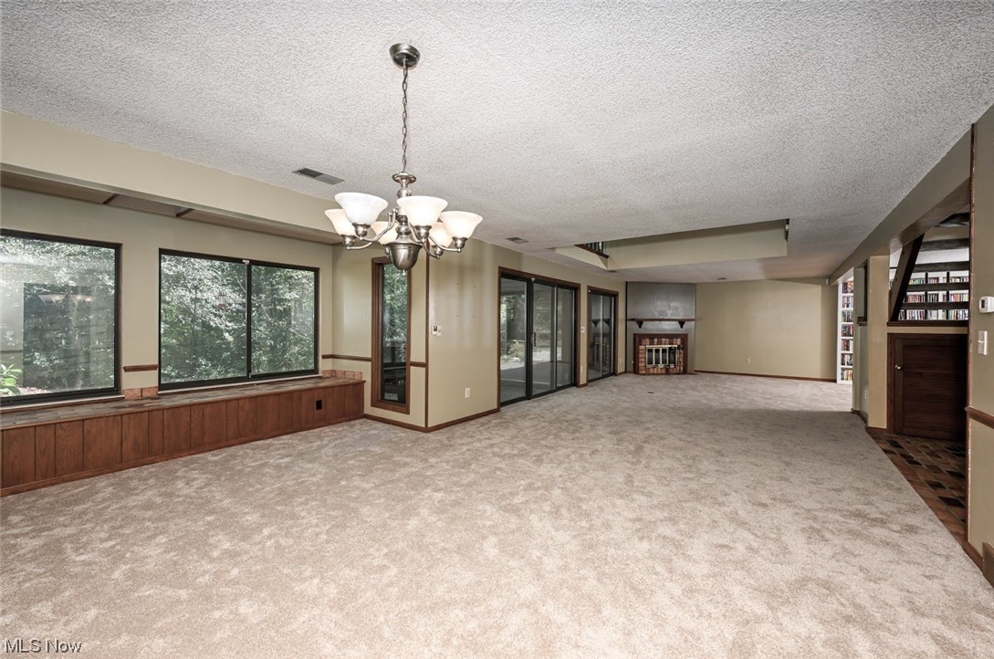 646 Hampton Ridge Drive Akron, OH 44313 - Photo 6 of 33 Wall of windows