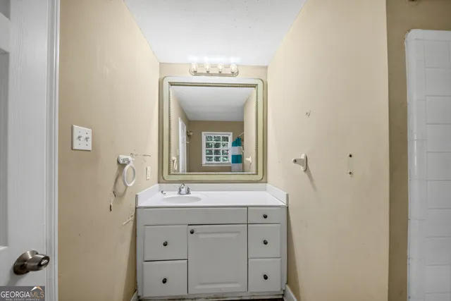 $200,000 | 6764 Brookwood Circle, Jonesboro, GA 30236