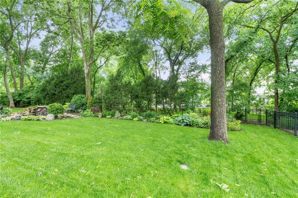 6816 Longview Road Shawnee, KS 66218 - Photo 10 of 58