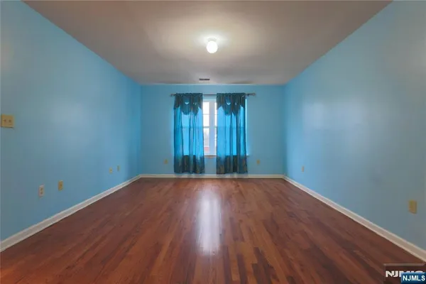 $2,600 | 43 2nd Avenue, Newark, NJ 07104