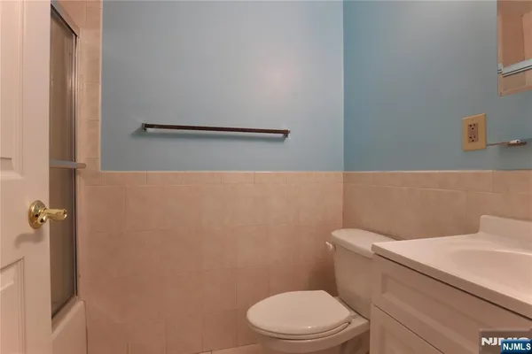 $2,600 | 43 2nd Avenue, Newark, NJ 07104