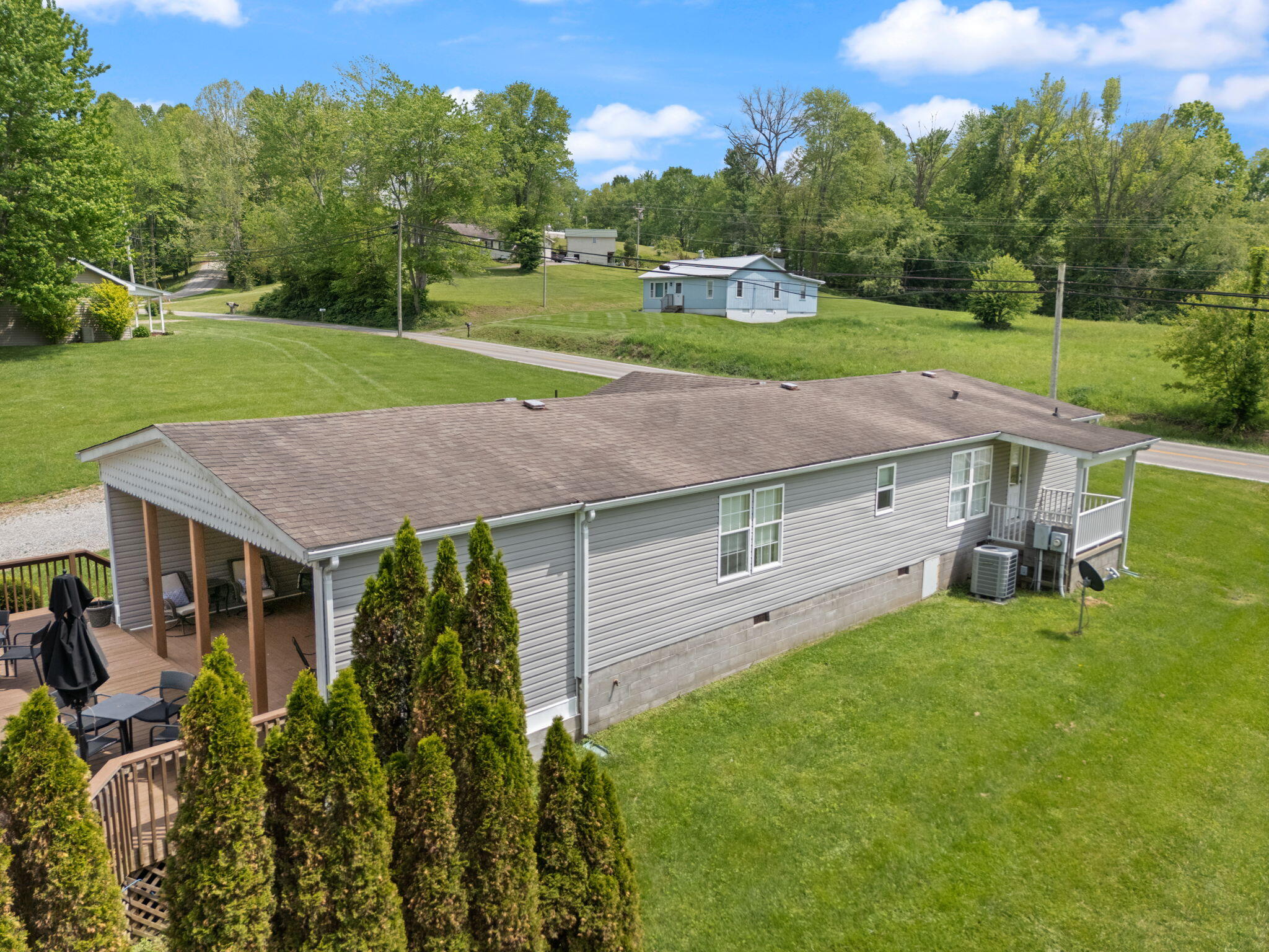 6800 East Laurel Road London, KY 40741 - Photo 57 of 71 54-web-or-mls-DJI_20250430145635_0180_D