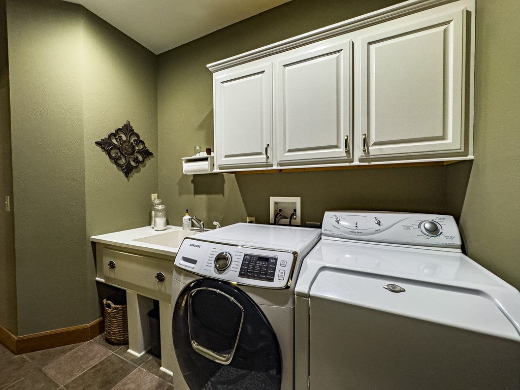 59 Cabin Run Lane Murphy, NC 28906 - Photo 37 of 82 a utility room with dryer and washer
