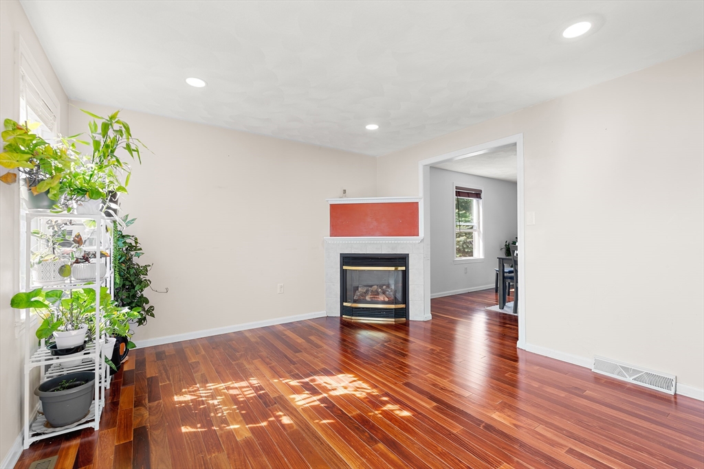 9 Rhodes Street Billerica, MA 01821 - Photo 12 of 33