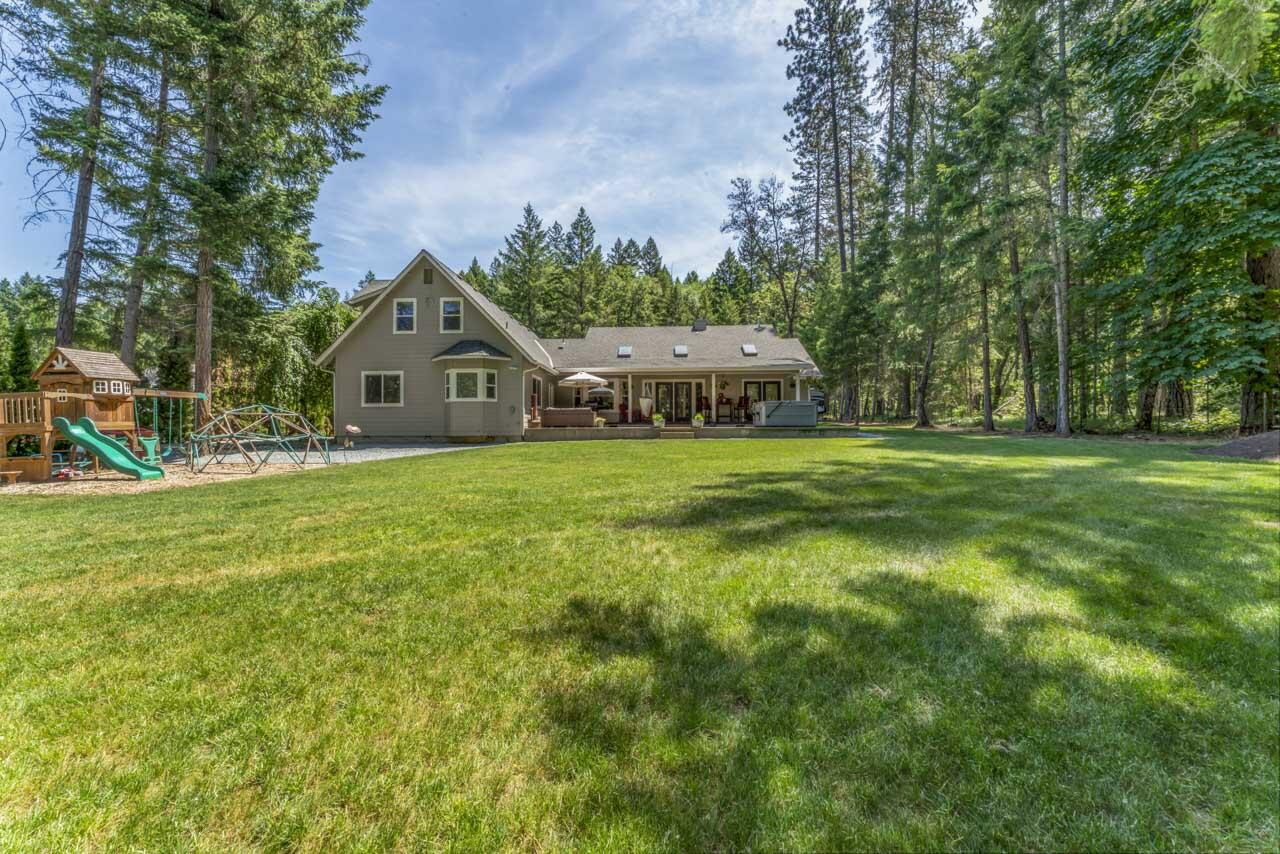 1040 Ferry Road Grants Pass, OR 97526 - Photo 28 of 67 Backyard