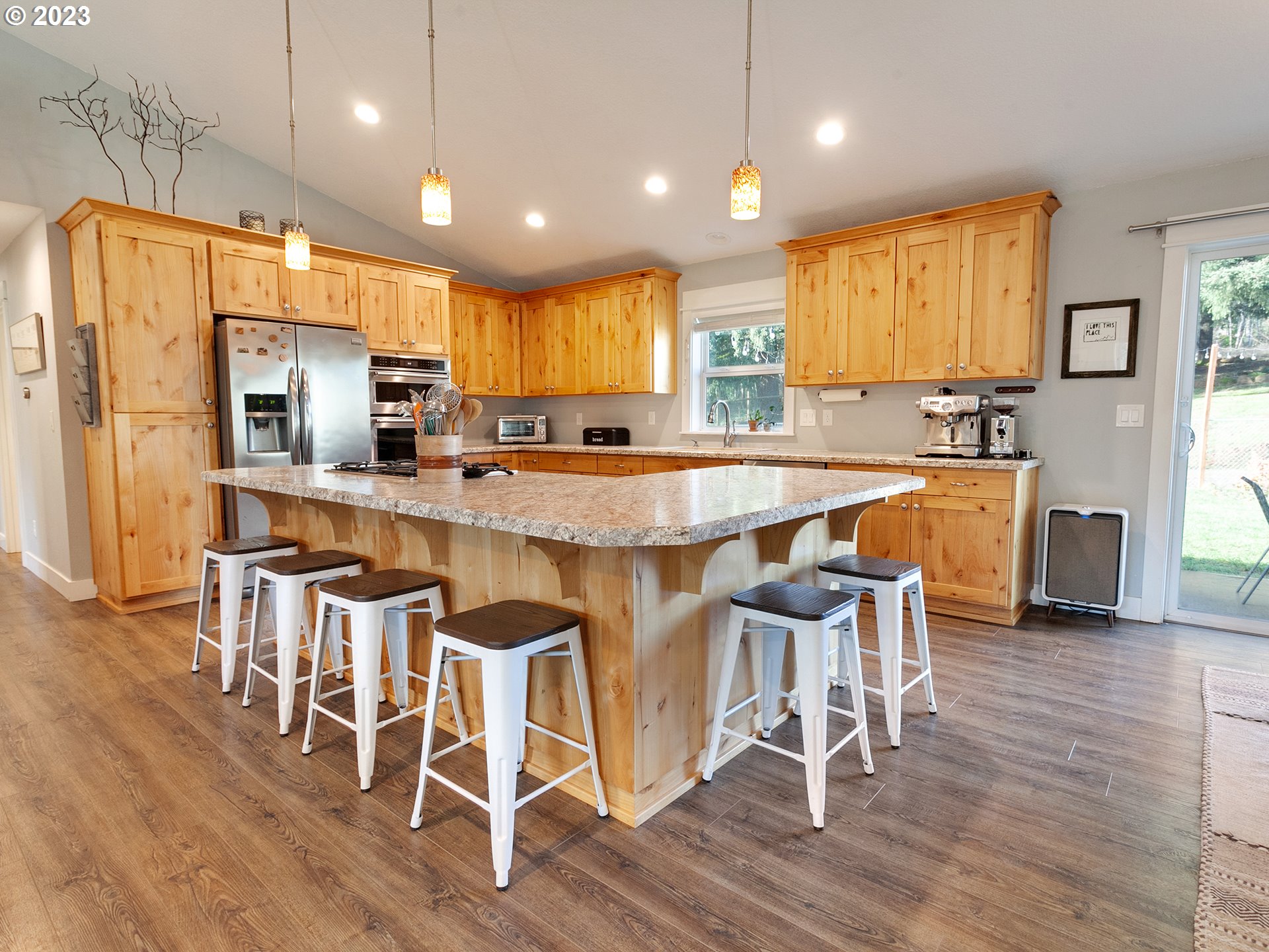 26401 Southwest Chehalem Station Road Sherwood, OR 97140 - Photo 6 of 29 Kitchen