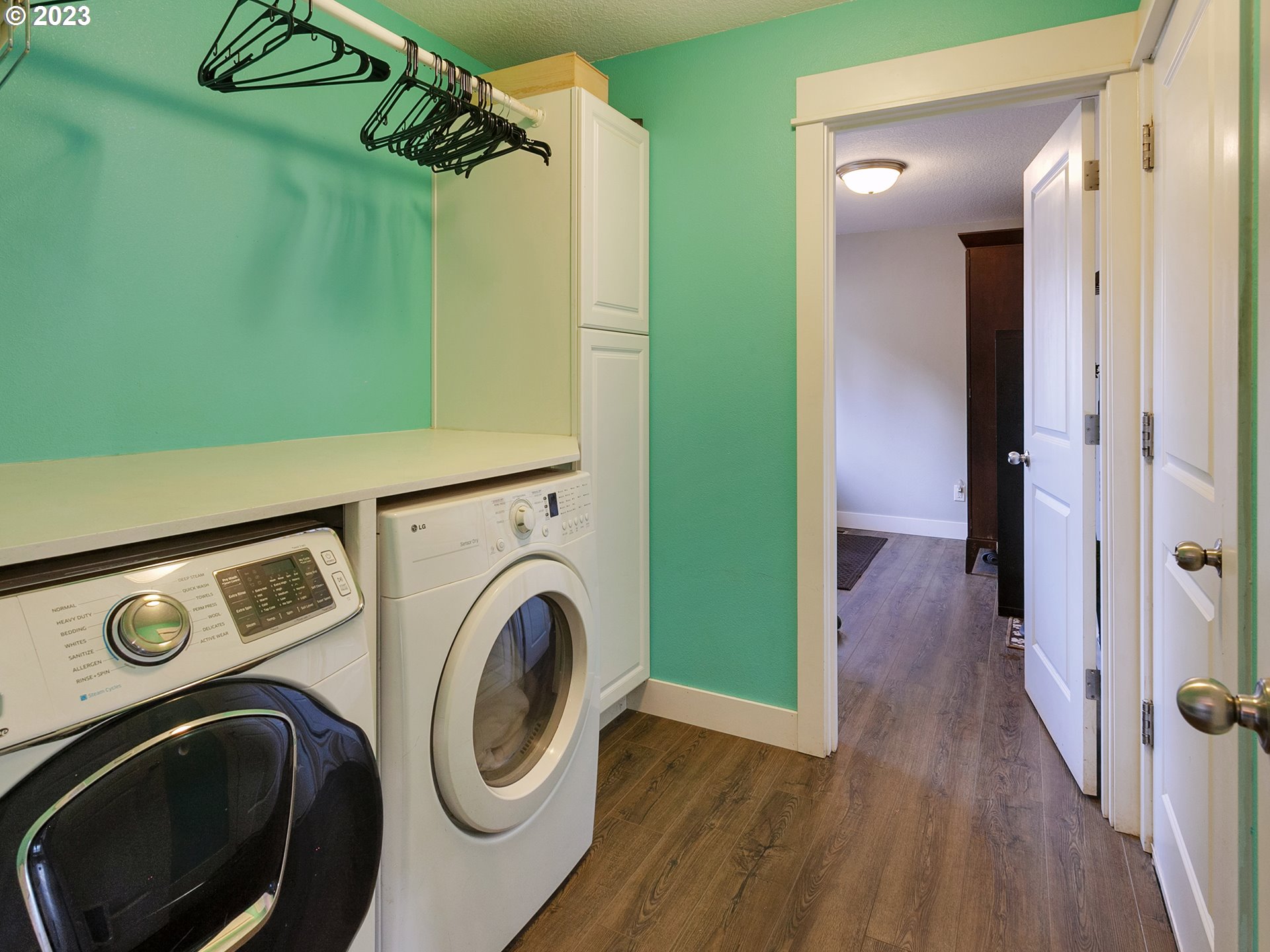 26401 Southwest Chehalem Station Road Sherwood, OR 97140 - Photo 9 of 29 Laundry