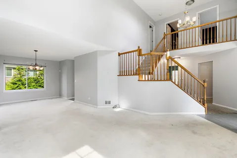 $430,000 | 349 Hampton Court, Crystal Lake, IL 60012