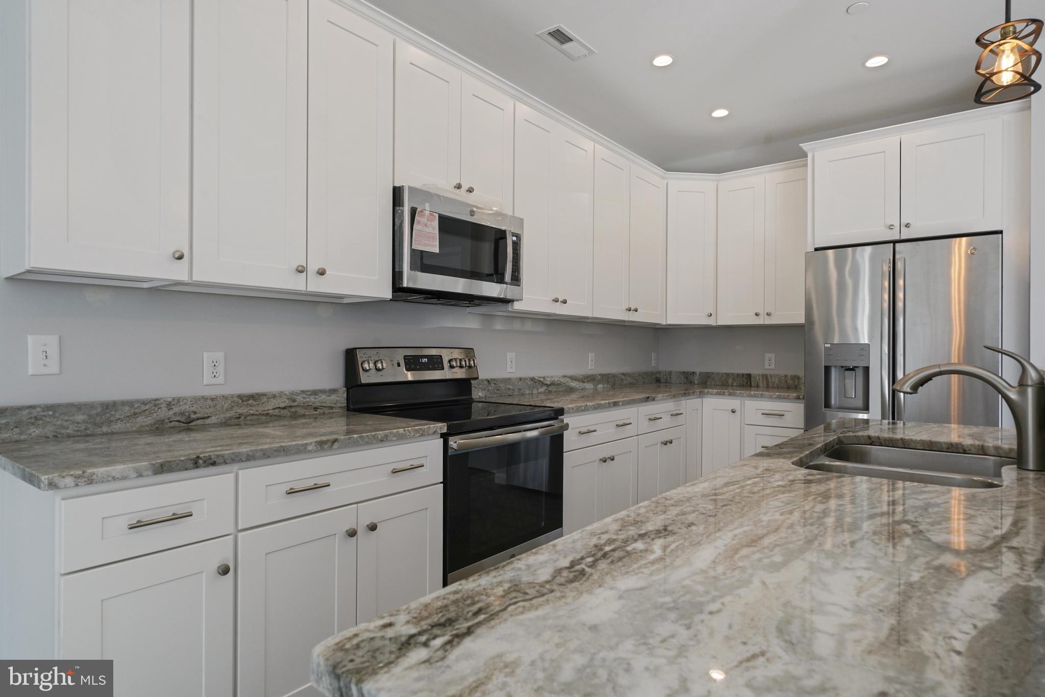 32 Decatur Street Berlin, MD 21811 - Photo 14 of 44 Beautiful Granite countertops