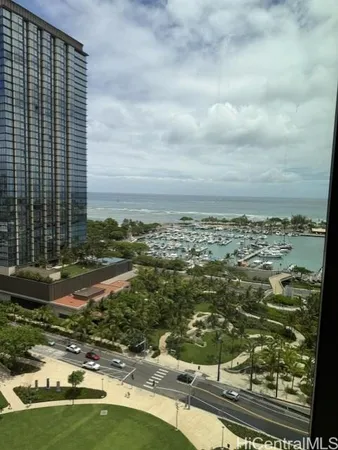 $5,000 | 333 Ward Avenue, Unit 1706, Honolulu, HI 96814