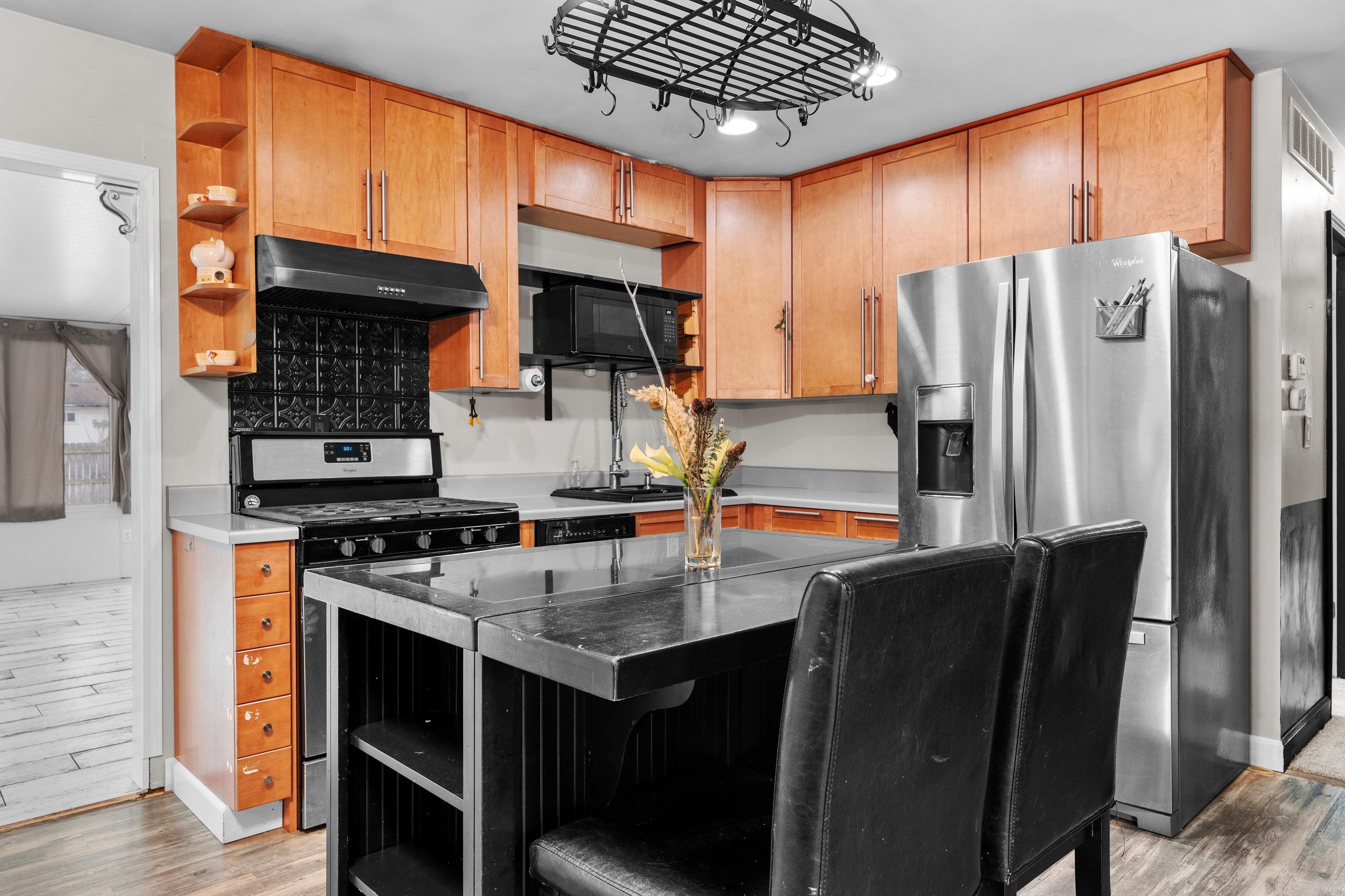 47127 Woodall Road Utica, MI 48317 - Photo 9 of 31 50166562-d506eef5-888b-4fce-b0b4-2ee6f3154ec5.JPG
