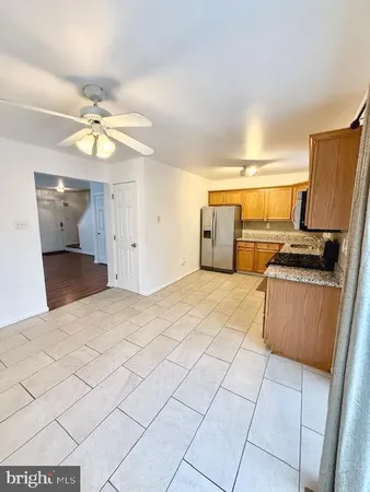 a view of a room with an empty space