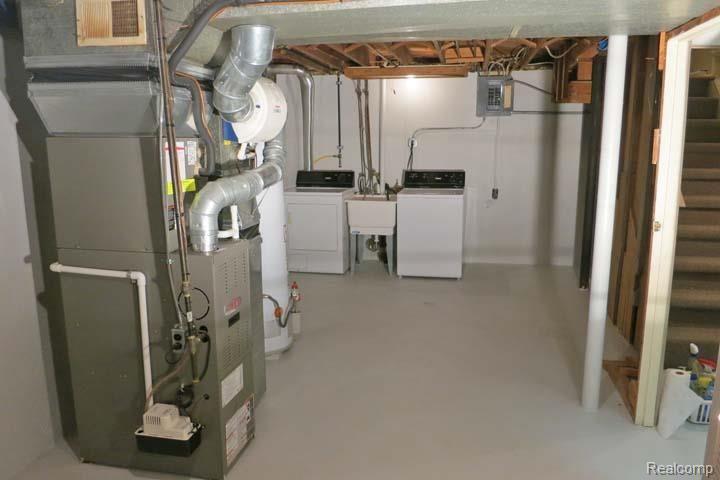 18000 Davidson Road Fraser, MI 48026 - Photo 25 of 26 house27basement2.jpg