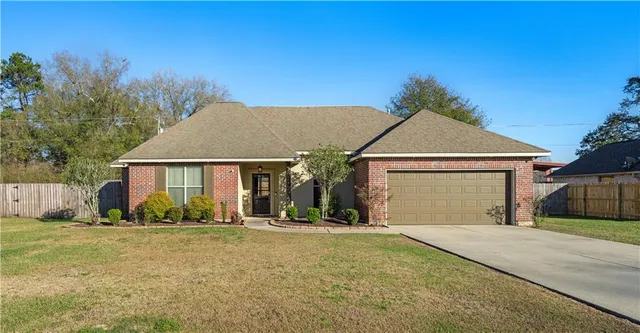 $325,000 | 632 Foxfield Lane, Madisonville, LA 70447