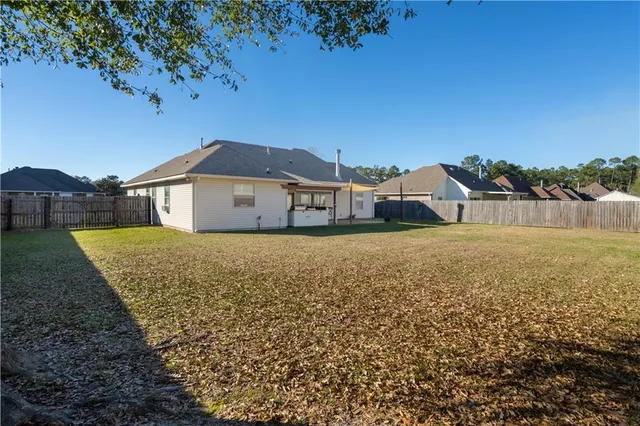 $325,000 | 632 Foxfield Lane, Madisonville, LA 70447