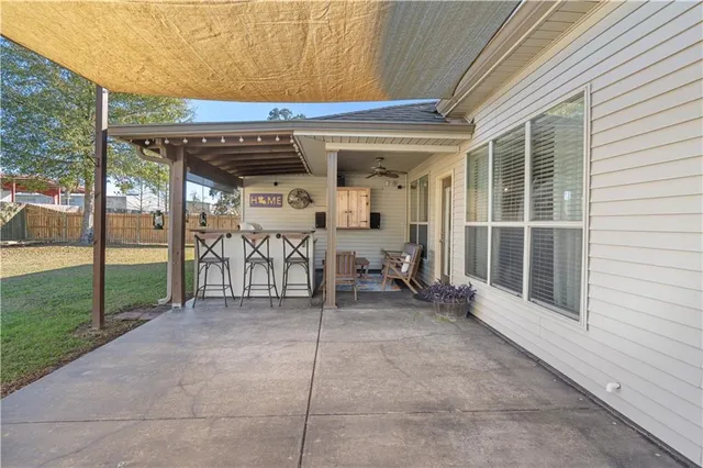 $325,000 | 632 Foxfield Lane, Madisonville, LA 70447