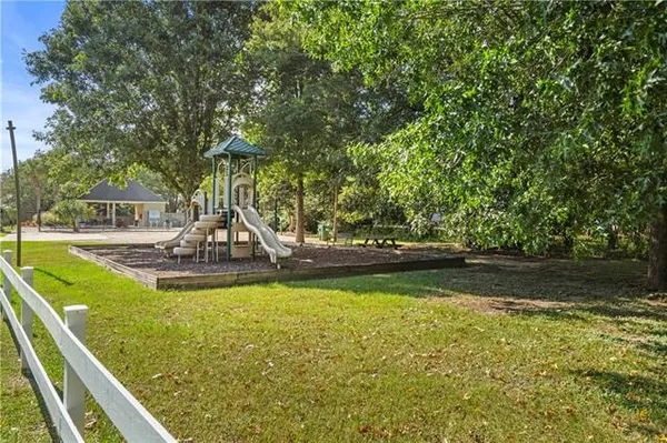 $325,000 | 632 Foxfield Lane, Madisonville, LA 70447