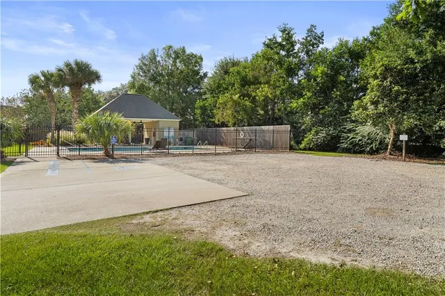 $325,000 | 632 Foxfield Lane, Madisonville, LA 70447