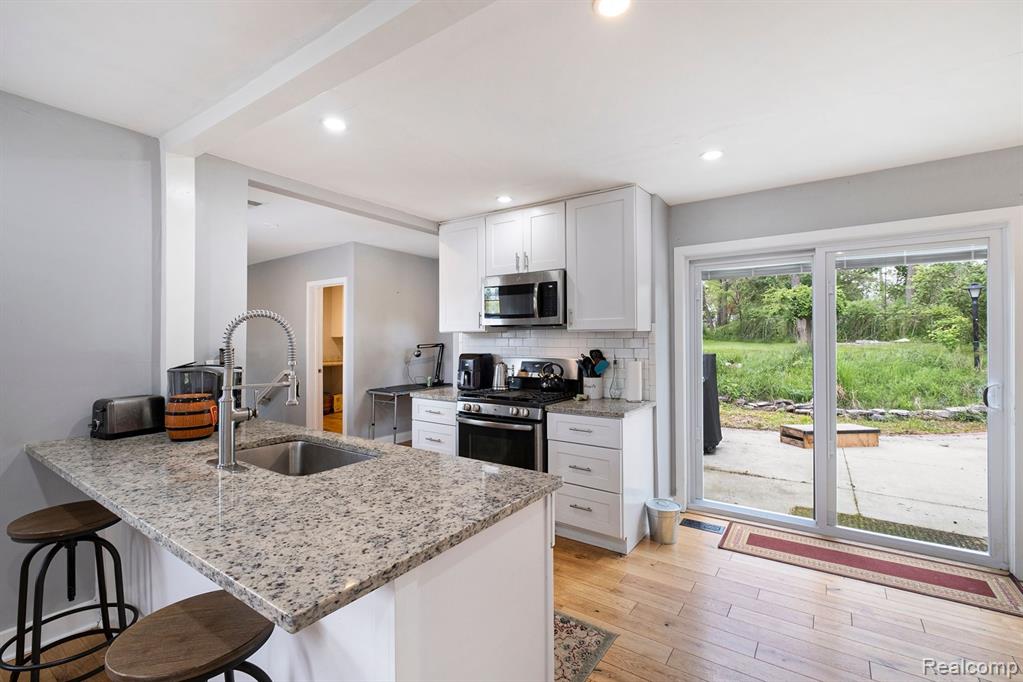 205 Perry Road Grand Blanc, MI 48439 - Photo 3 of 23 Gallery Image 3