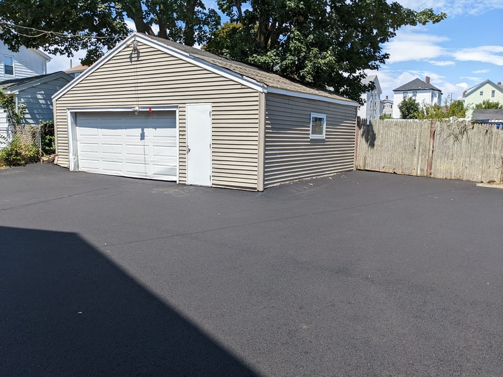 172 Cambridge Street Fall River, MA 02721 - Photo 3 of 21