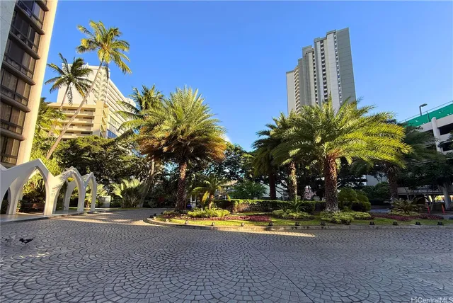 $340,000 | 300 Wai Nani Way, Unit I905, Honolulu, HI 96815