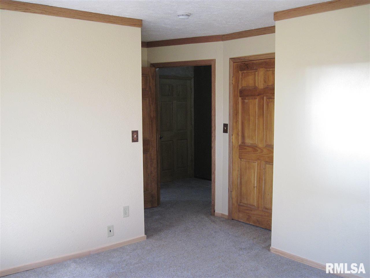 12582 Carter Road Pekin, IL 61554 - Photo 17 of 28 Gallery Image 17