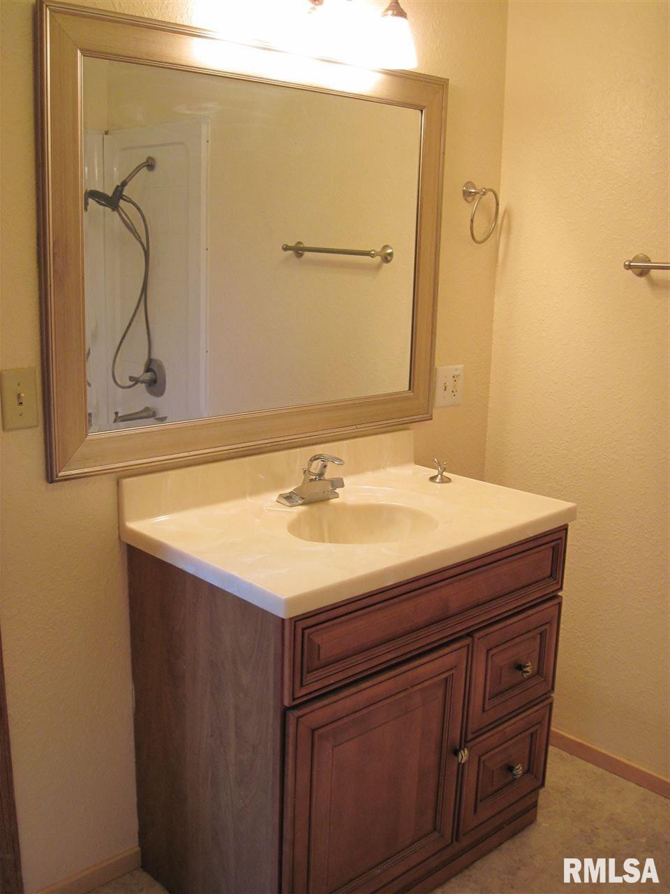 12582 Carter Road Pekin, IL 61554 - Photo 20 of 28 Gallery Image 20