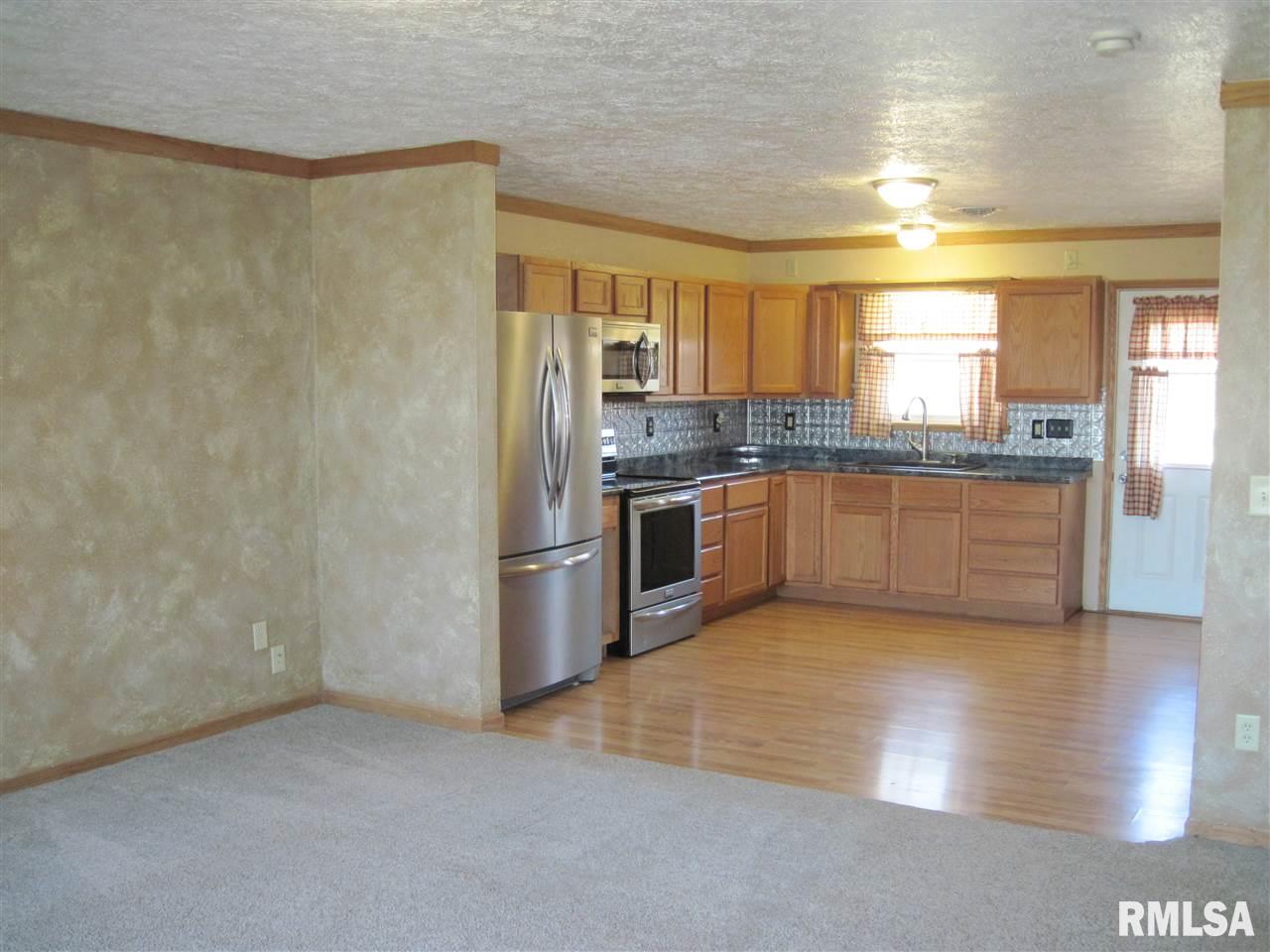 12582 Carter Road Pekin, IL 61554 - Photo 8 of 28 Gallery Image 8