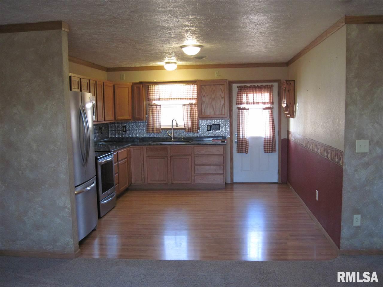 12582 Carter Road Pekin, IL 61554 - Photo 9 of 28 Gallery Image 9
