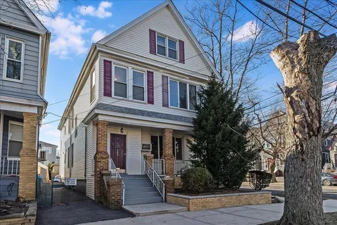 $985,000 | 140 West 9th Street, Bayonne, NJ 07002