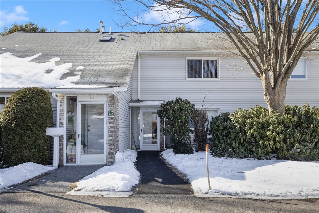 844 Williamsburg Circle, Unit 844 Warwick, RI 02886 - Photo 2 of 43 Front door