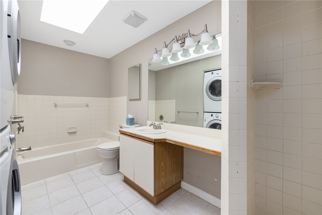 844 Williamsburg Circle, Unit 844 Warwick, RI 02886 - Photo 24 of 43 FILL BATHROOM