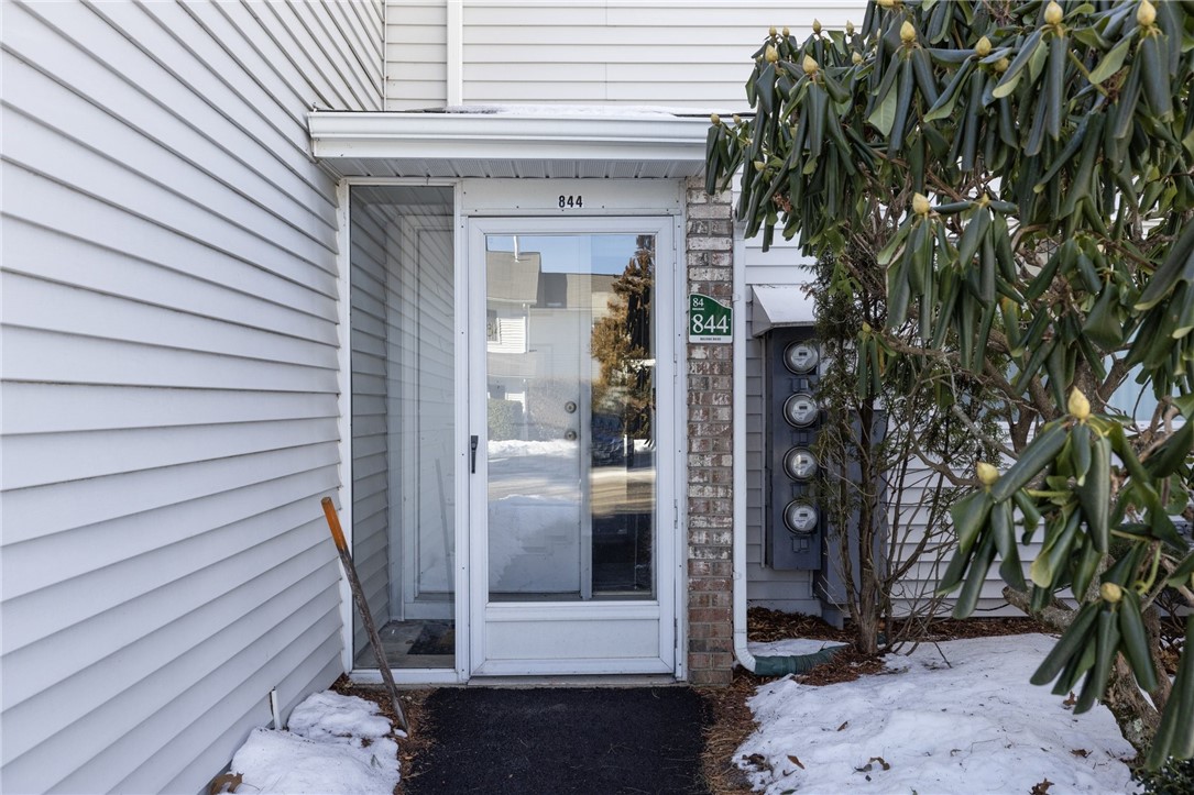 844 Williamsburg Circle, Unit 844 Warwick, RI 02886 - Photo 3 of 43 front door