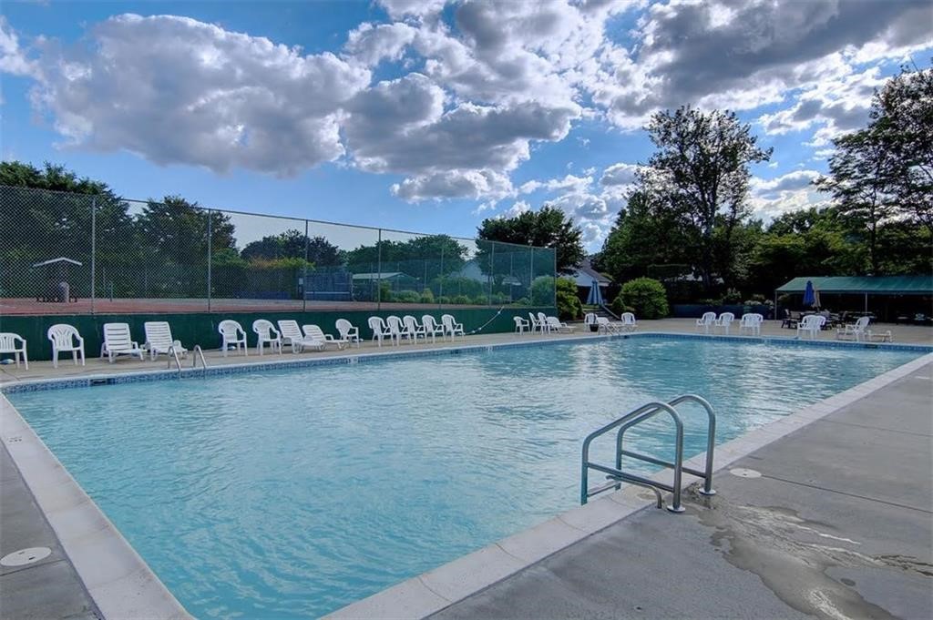 844 Williamsburg Circle, Unit 844 Warwick, RI 02886 - Photo 35 of 43 inground pool
