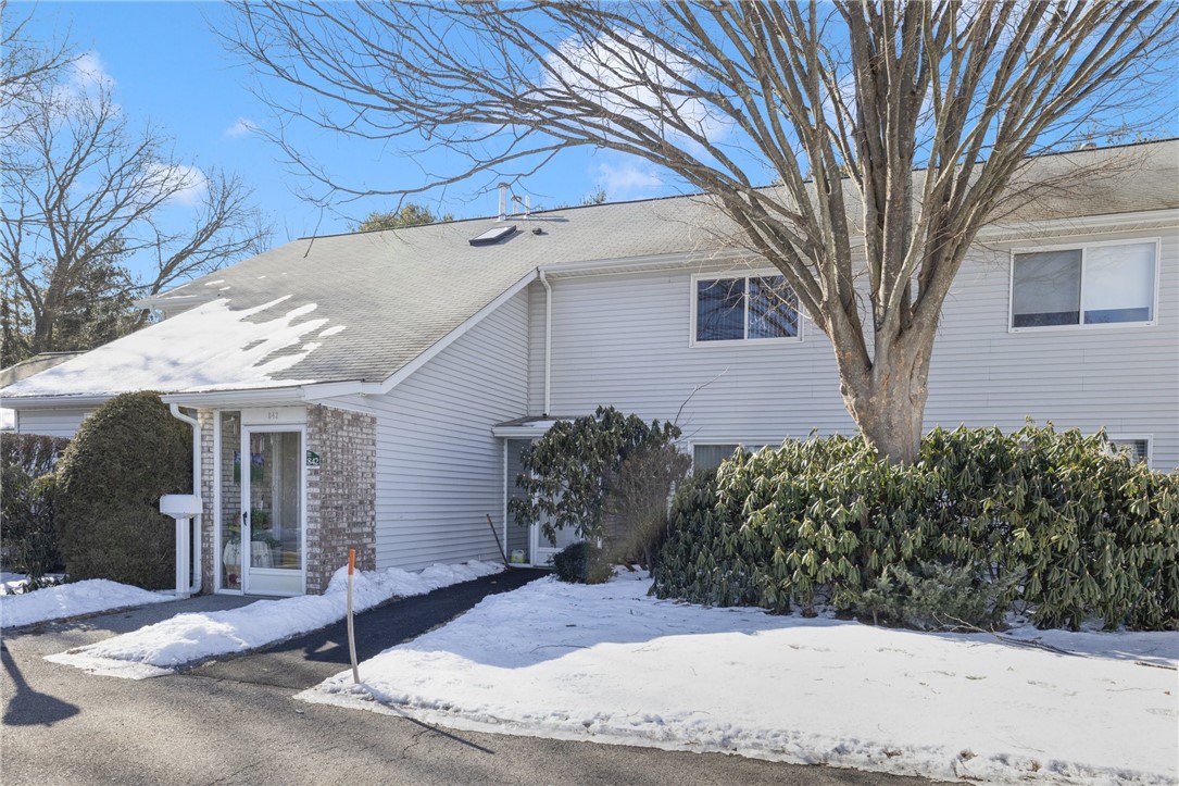 844 Williamsburg Circle, Unit 844 Warwick, RI 02886 - Photo 4 of 43 front exterior