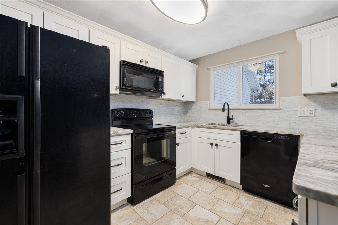 844 Williamsburg Circle, Unit 844 Warwick, RI 02886 - Photo 7 of 43 KITCHEN