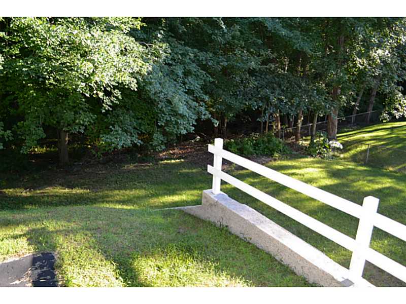 40 Iroquois Road Cumberland, RI 02864 - Photo 11 of 11 Yard/Garden.