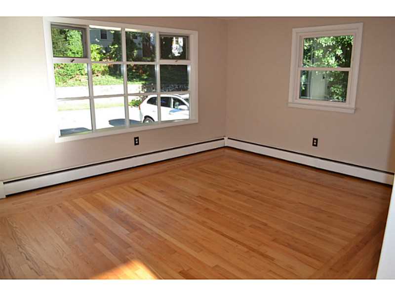 40 Iroquois Road Cumberland, RI 02864 - Photo 6 of 11 Living Room.