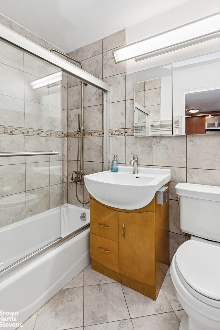 330 3rd Avenue, Unit 15H Manhattan, NY 10010 - Photo 8 of 13