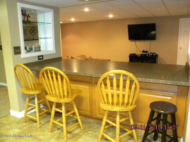 8002 Kellerman Road Louisville, KY 40219 - Photo 29 of 43 Lower level breakfast bar