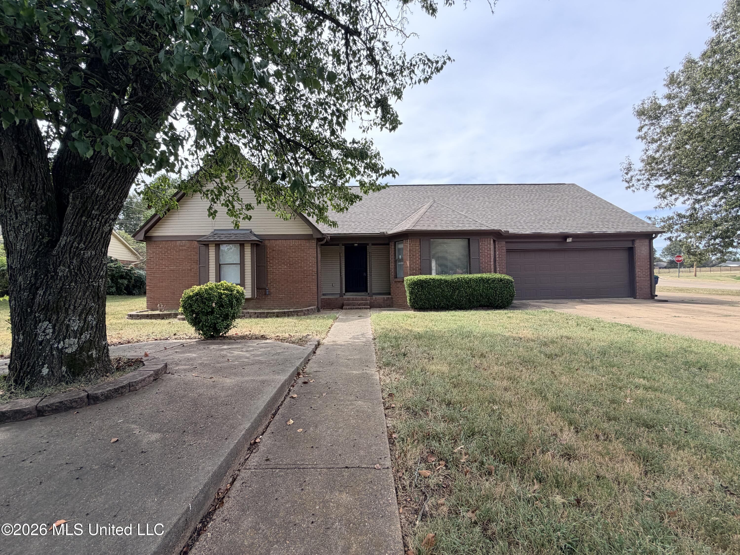 7211 Grove Park Road Olive Branch, MS 38654 - Photo 2 of 25 IMG_8173