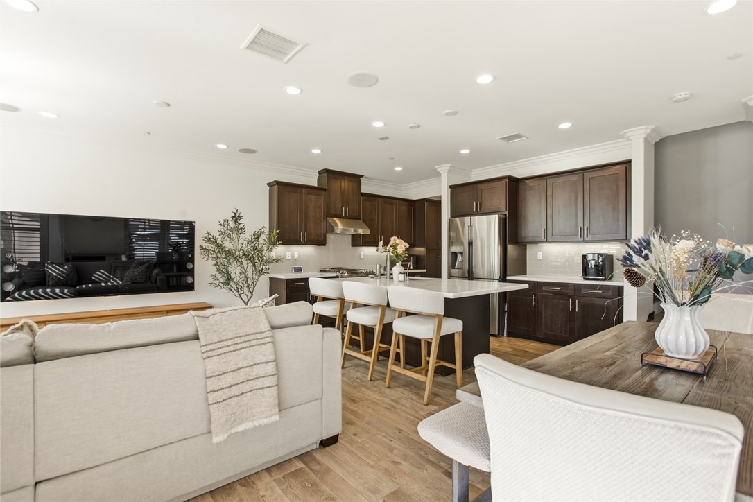 47 Finch Lake Forest, CA 92630 - Photo 7 of 55