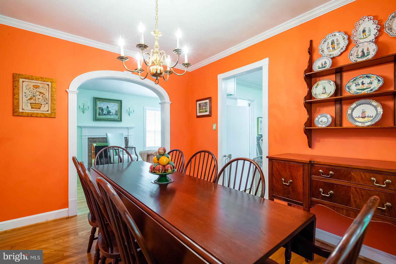 9112 Grist Mill Road Alexandria, VA 22309 - Photo 12 of 35 Plenty of room for everyone at Thanksgiving