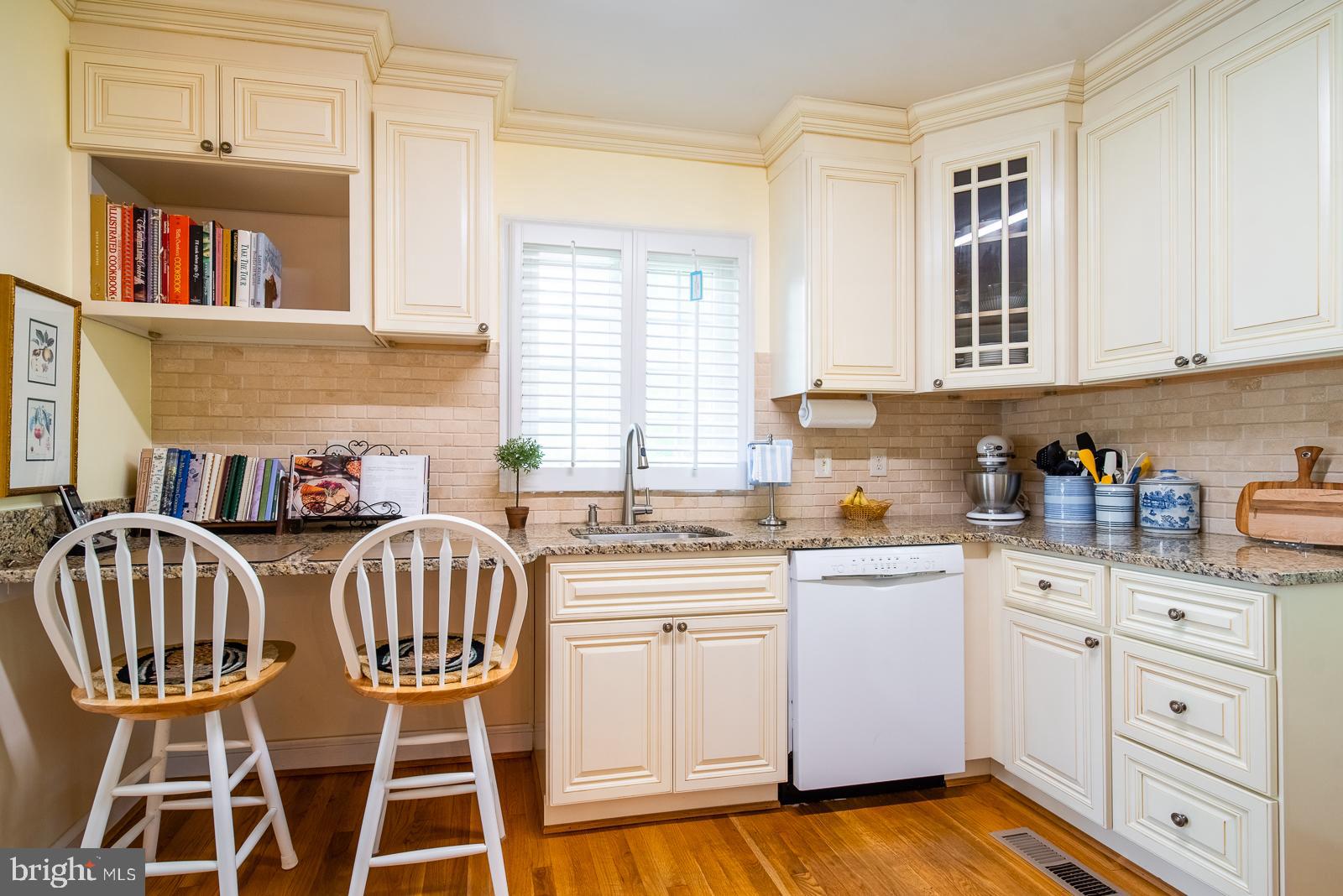 9112 Grist Mill Road Alexandria, VA 22309 - Photo 14 of 35 Updated Kitchen