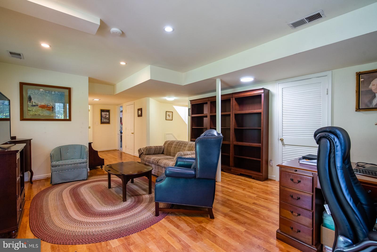 9112 Grist Mill Road Alexandria, VA 22309 - Photo 27 of 35