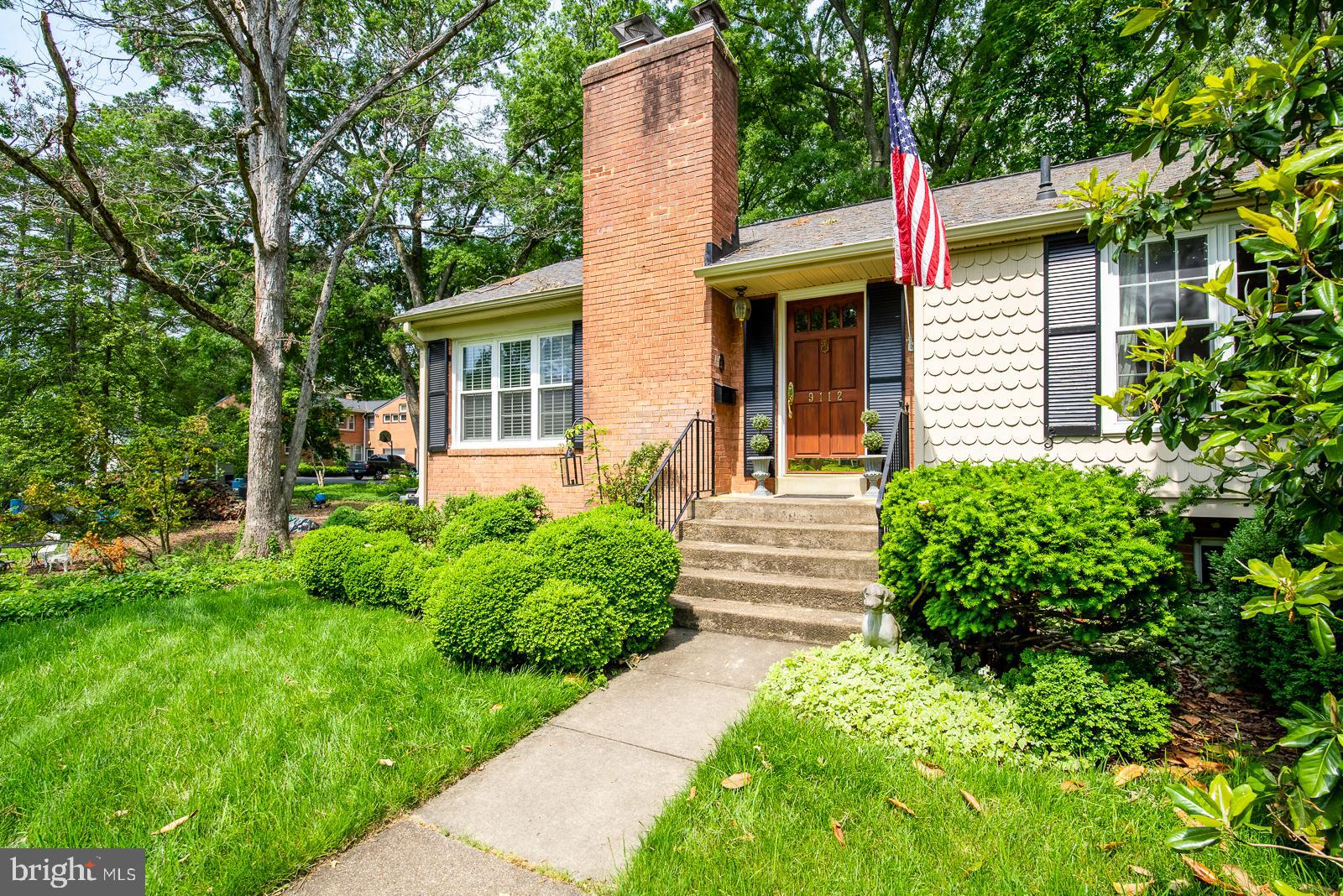 9112 Grist Mill Road Alexandria, VA 22309 - Photo 3 of 35 Charming Home