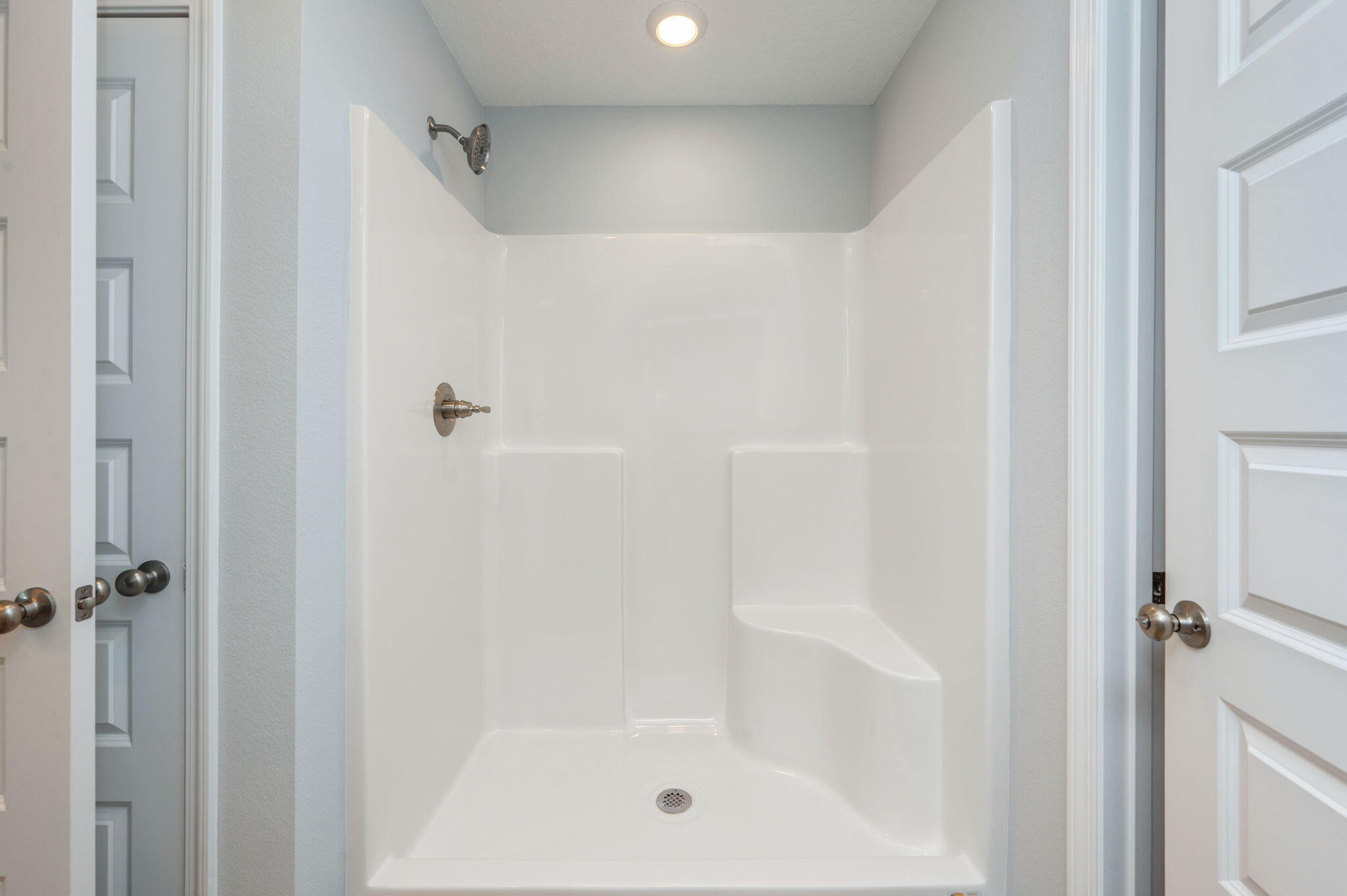 3851 Poverty Creek Road Crestview, FL 32539 - Photo 20 of 32 a bathroom with a shower